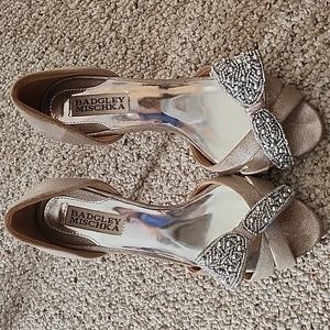 Badgley Mischka shoes. Goldfish color size 6